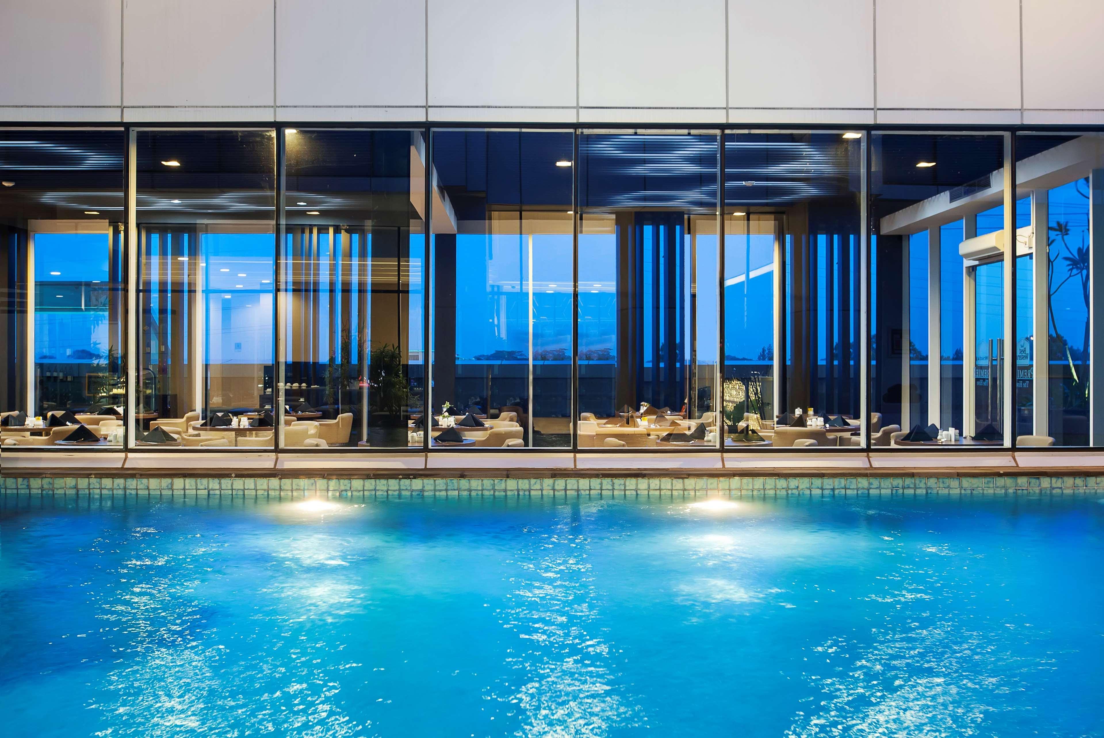 Best Western Premier The Hive Джакарта Екстериор снимка