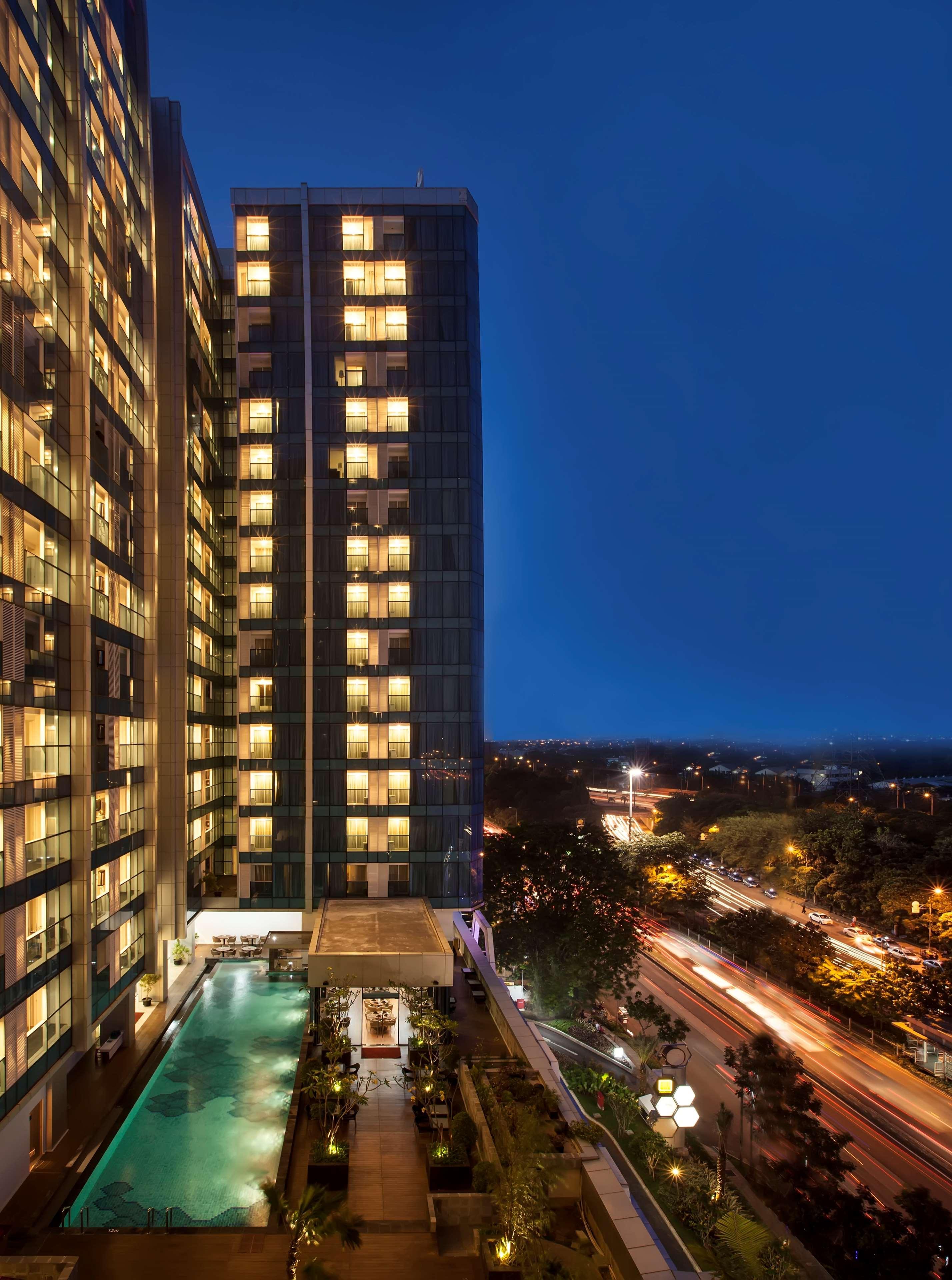 Best Western Premier The Hive Джакарта Екстериор снимка