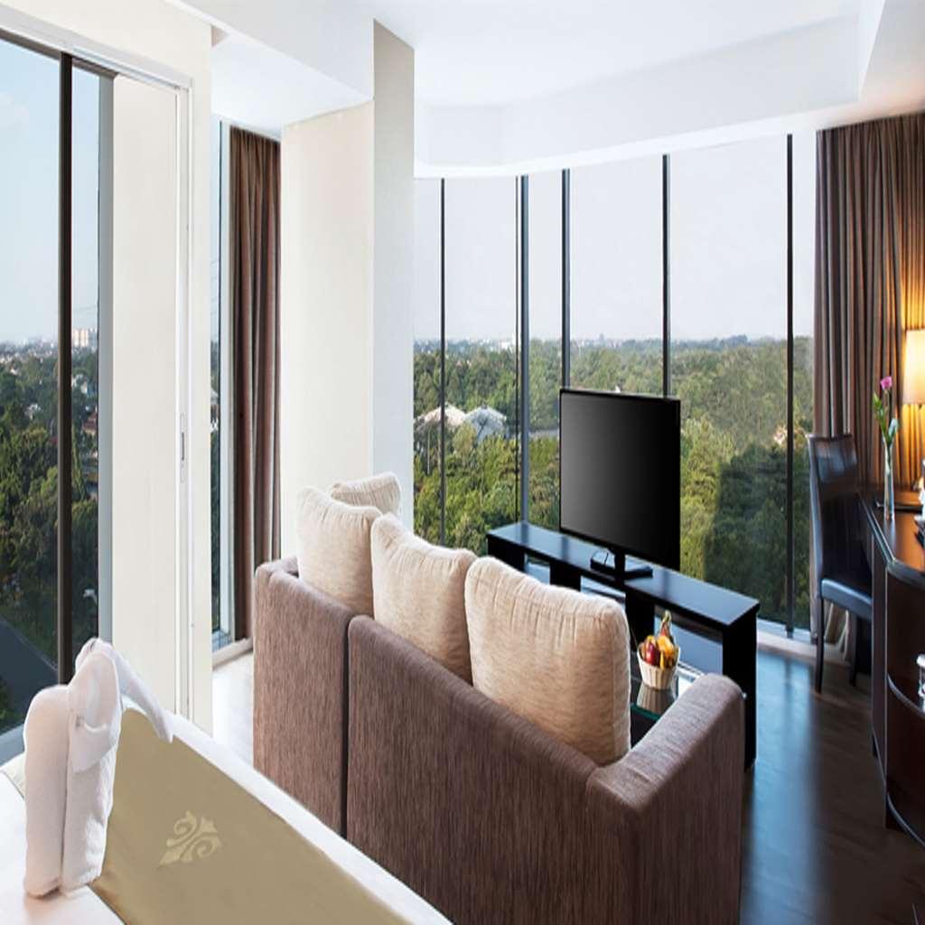 Best Western Premier The Hive Джакарта Стая снимка
