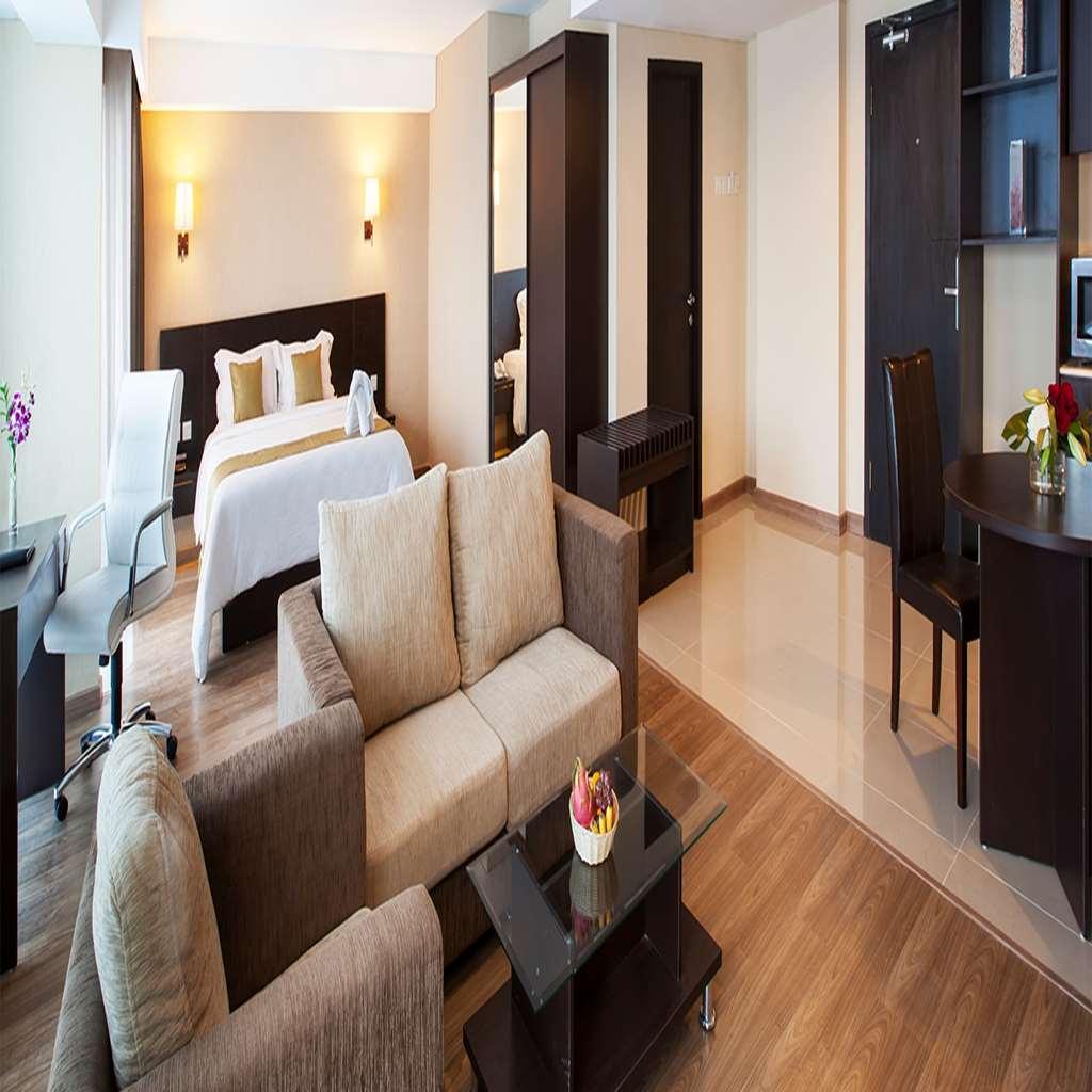Best Western Premier The Hive Джакарта Стая снимка
