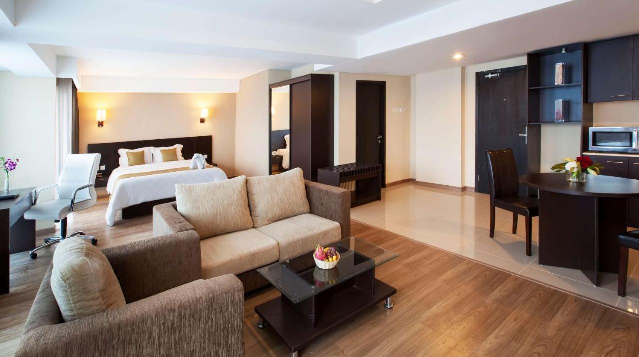 Best Western Premier The Hive Джакарта Екстериор снимка